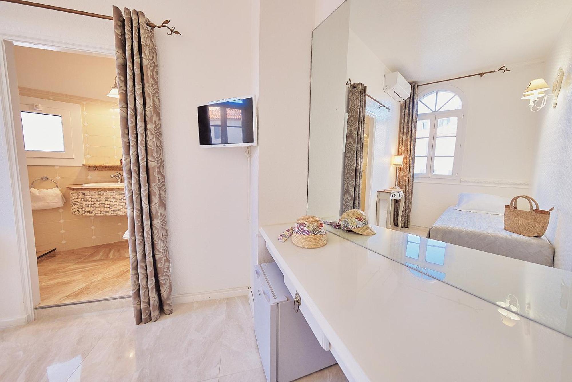 Le Magnolia Hotel Calvi  Eksteriør billede